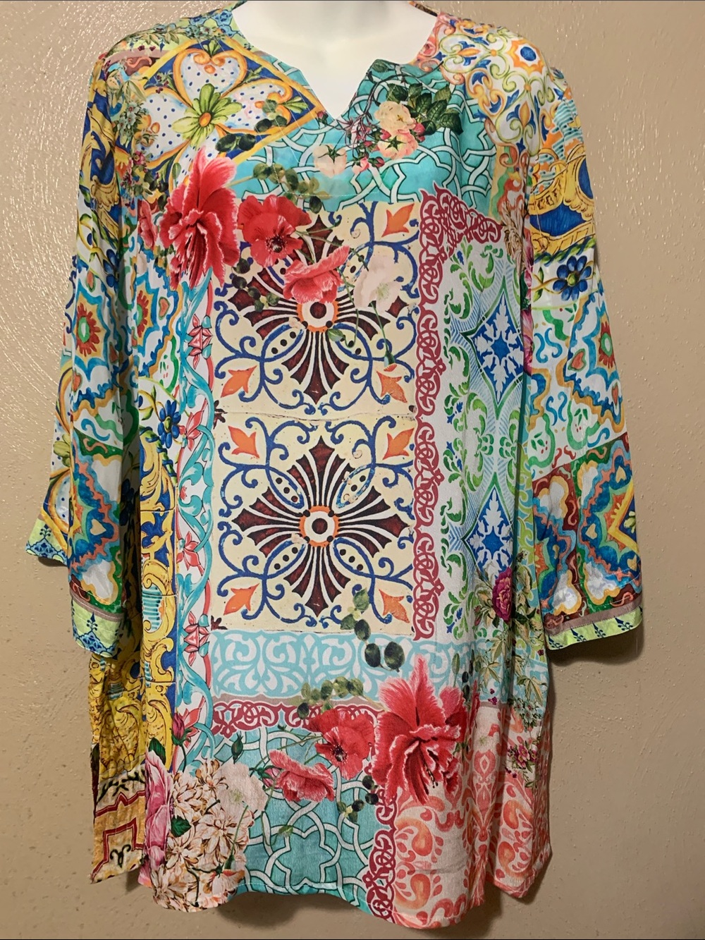 Shana XL Silk Multicolor Tile-Print Floral V-Neck Women's Tunic Top